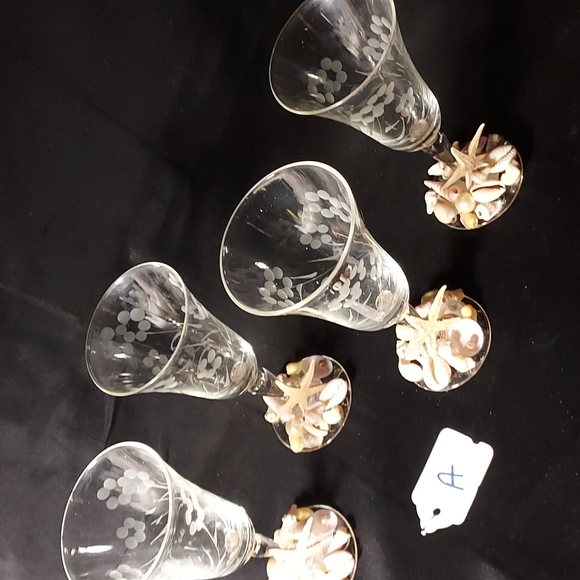 Handmade Shell Art Cognac Glasses Set of 4 Etched Floral Design - Picture 4 of 7